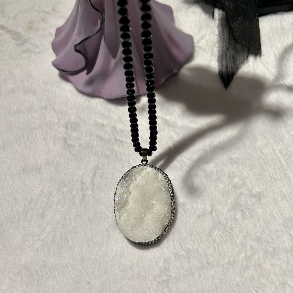 Glass beads necklace